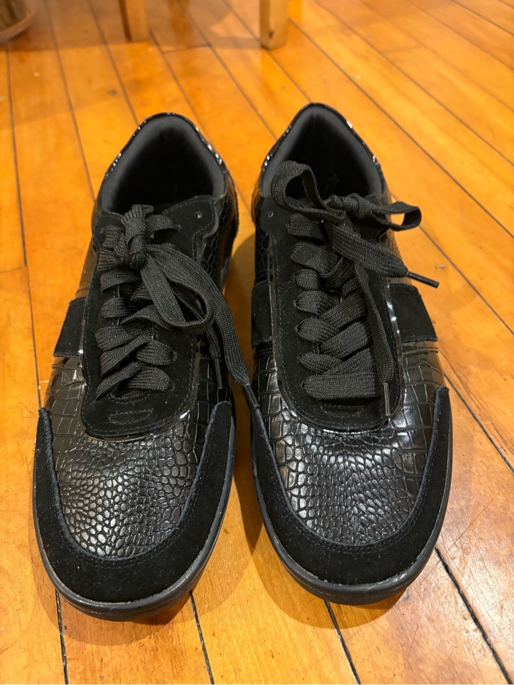 Aldo Men's Black Croc-Texture Low-Top Sneakers size 9